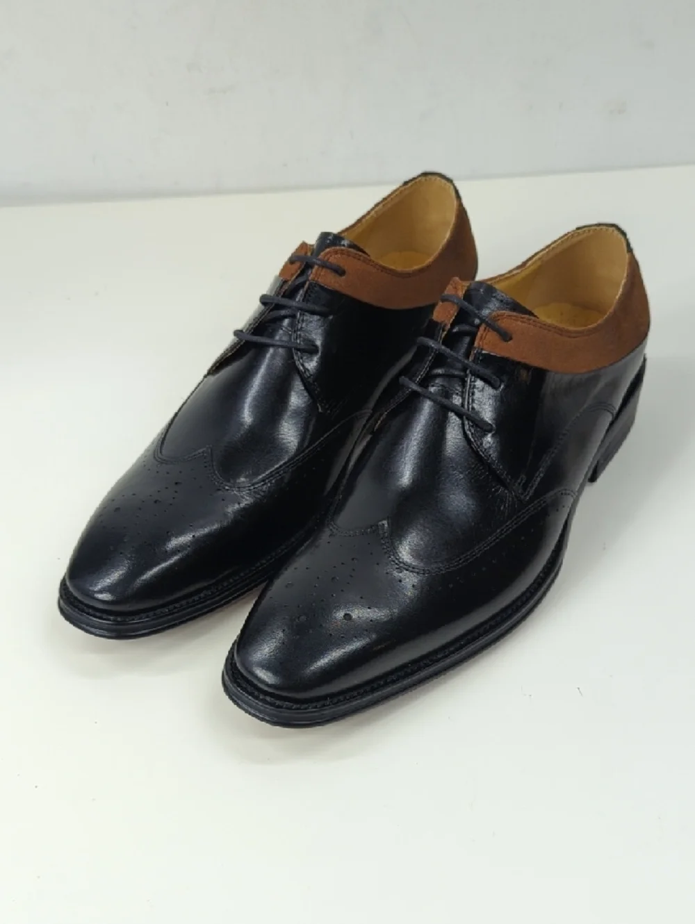 New Stacy Adams Hewlett Wingtip Oxford in Black Leather Size 8.5